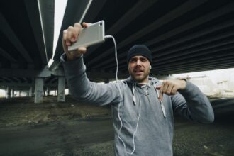 photo-1758521961330-2004fb10800f-1