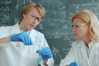 photo-1758685848587-7bc7487b6e85