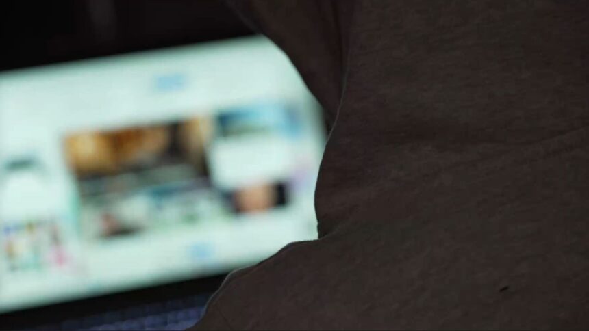 skynews-child-computer_7195516