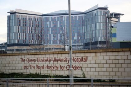 skynews-hospital-queen-elizabeth_7184634-6