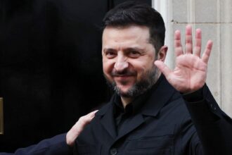 skynews-keir-starmer-volodymyr-zelenskyy_7195450-2