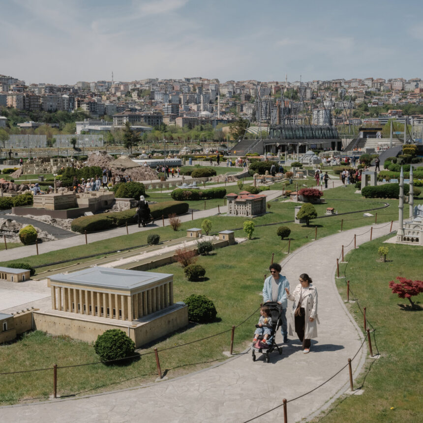 00int-turkey-families-01-zmlv-mediumSquareAt3X