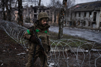 11int-ukraine-battlefield-02-jhlt-mediumSquareAt3X