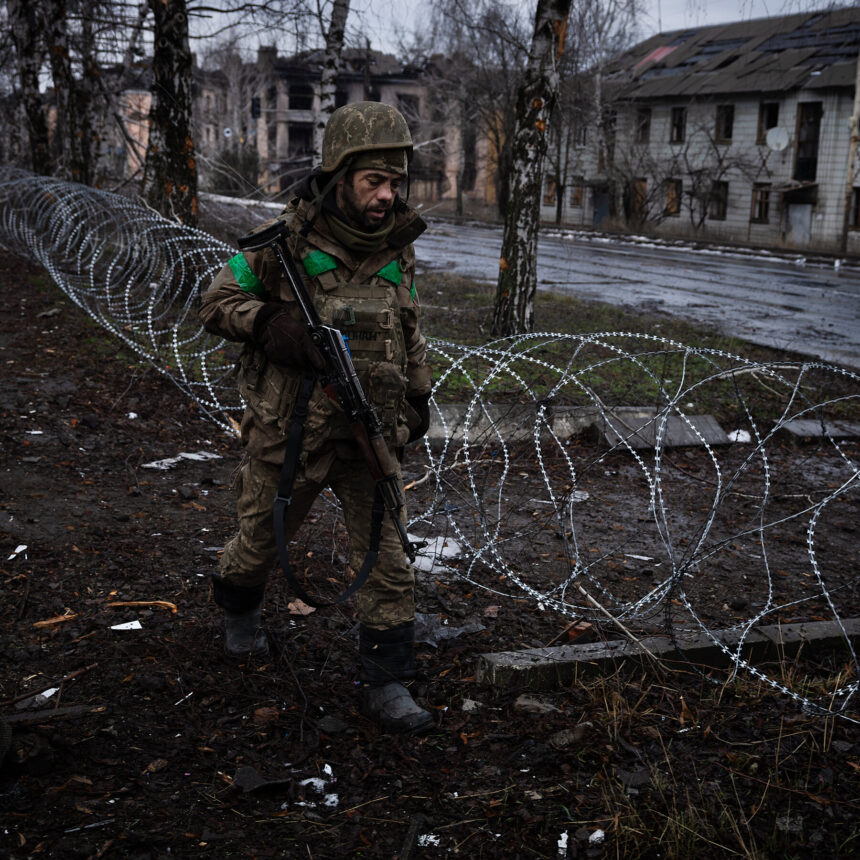11int-ukraine-battlefield-02-jhlt-mediumSquareAt3X