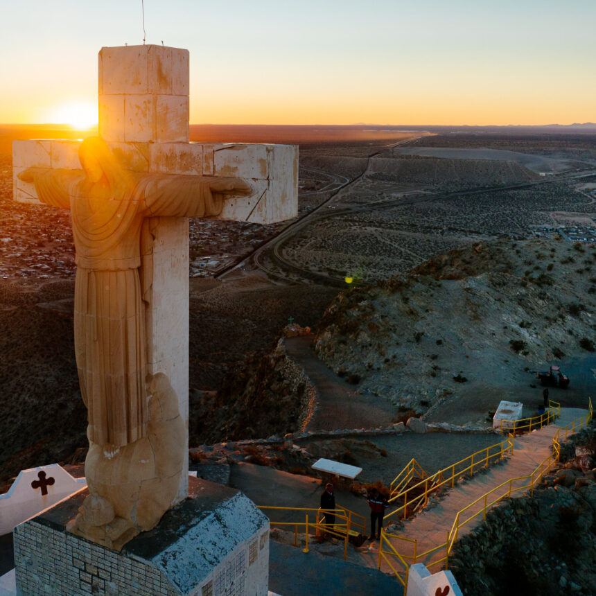 13trump-news-border-wall-diocese-mount-kjzv-mediumSquareAt3X-1