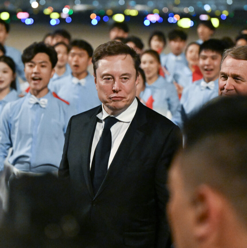 13trump-news-delegations-musk-kchq-mediumSquareAt3X-1