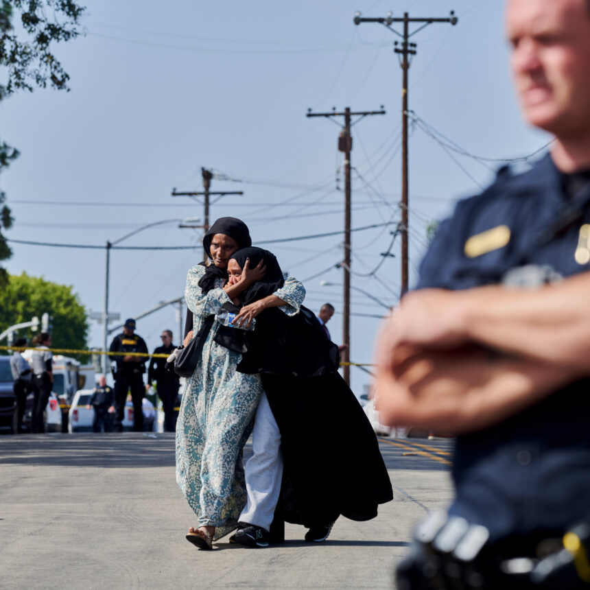 19nat-islamophobia-1-vgkw-mediumSquareAt3X