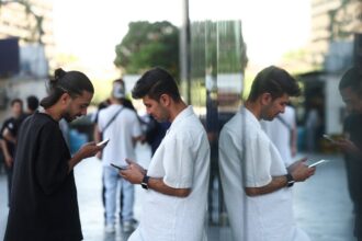 2026-05-27T152921Z_361292234_RC2MHLA855SA_RTRMADP_3_IRAN-CRISIS-INTERNET-1