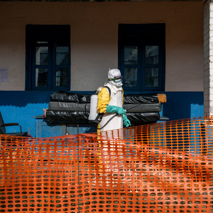 28dc-ebola-zfqw-mediumSquareAt3X