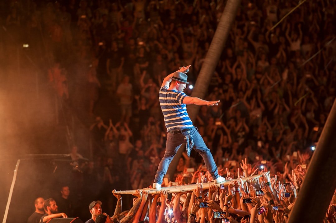 Balancing Fame and Performance