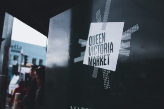 photo-1572812480813-a7c9b6c4ce7d