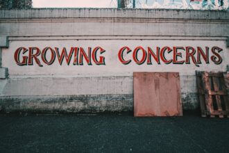 photo-1613170120243-0a589f5121ce