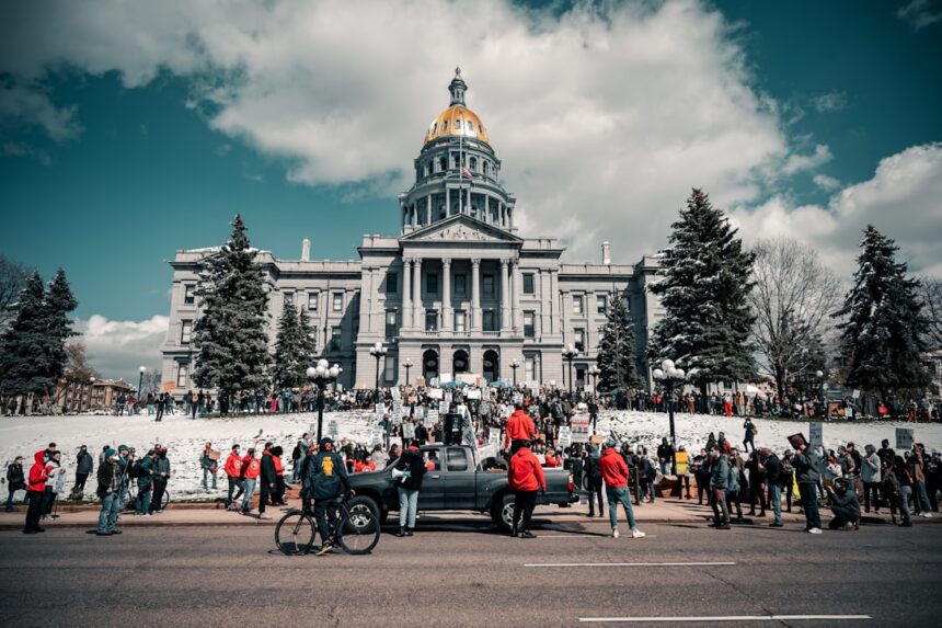 photo-1618709024112-d8151611069c