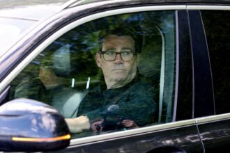 skynews-andy-burnham-in-a-car-outside-his-home_7249967-6