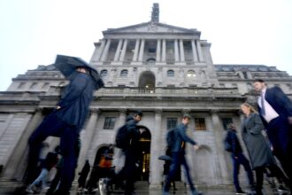 skynews-bank-of-england-people_7156323