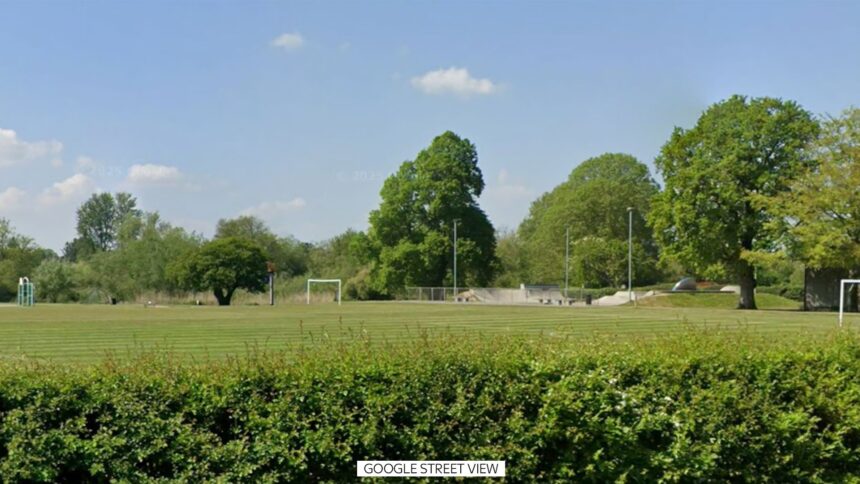 skynews-fordingbridge-recreation-ground_7254804