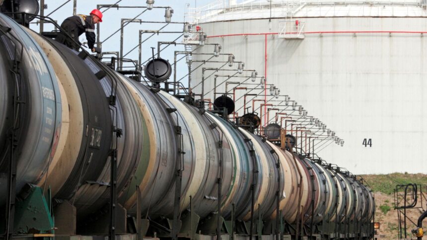 skynews-rosneft-oil-russia_7059341-13