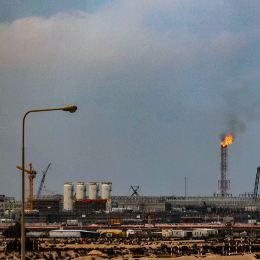 00biz-lng-duopoly-01-ljgw-mediumSquareAt3X