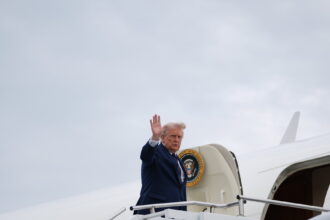 01dc-trump-01-kpgz-mediumSquareAt3X
