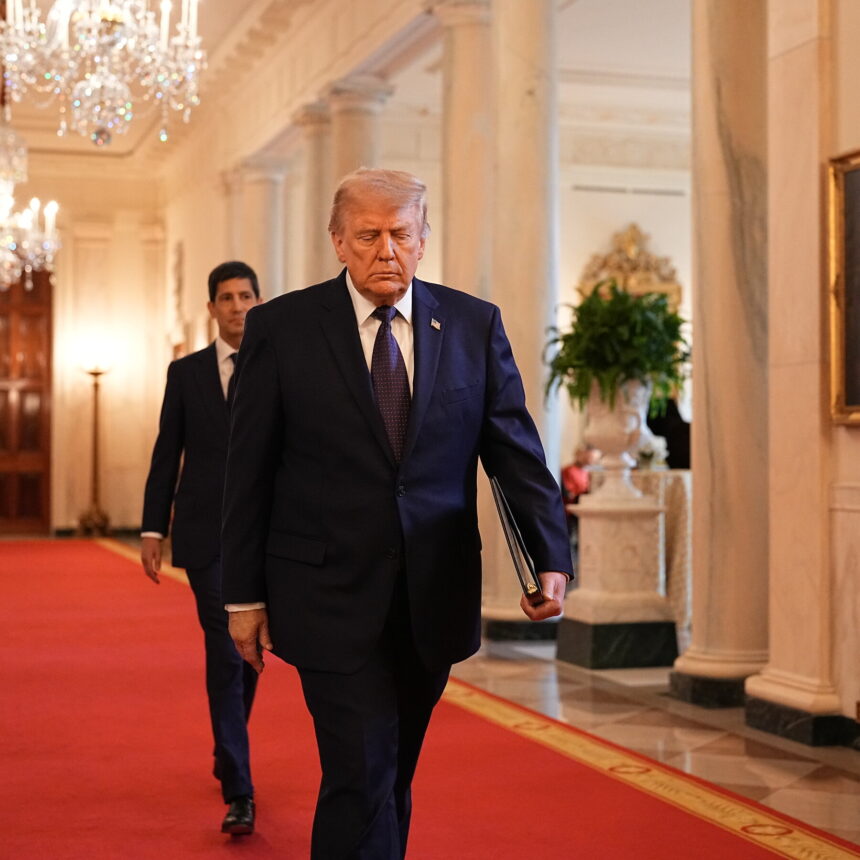 01dc-trump-iran-tmfw-mediumSquareAt3X-1
