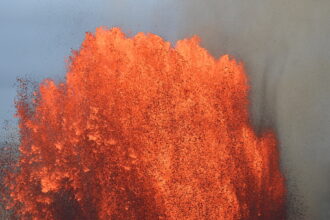 02xp-volcano-lwzc-mediumSquareAt3X