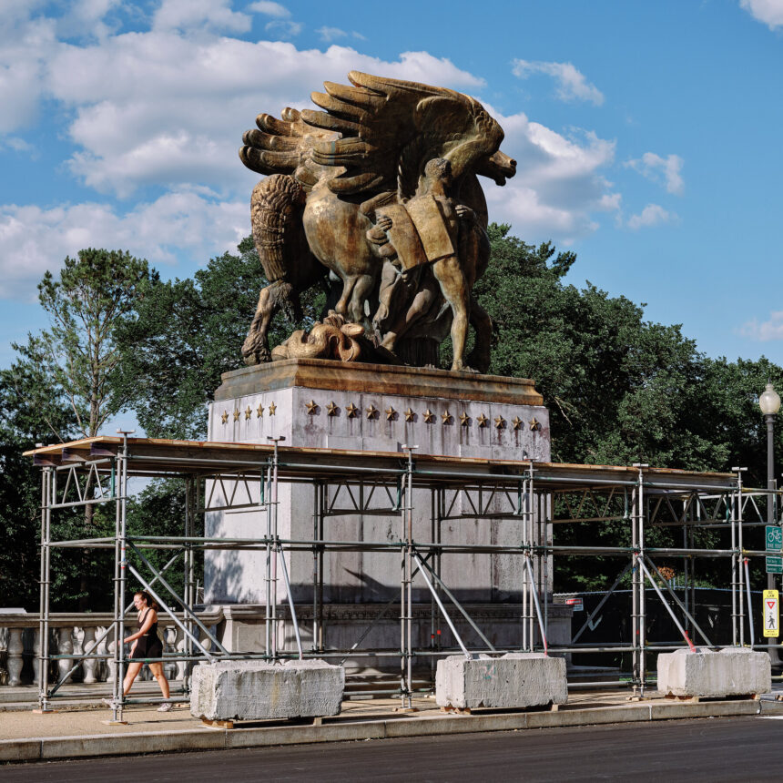 dc-statues-mediumSquareAt3X-2