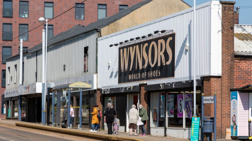skynews-wynsors-shoes-sheffield_7263652-1