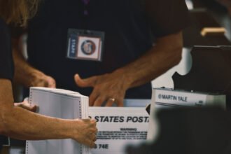 00dc-mailballot-qcgv-mediumSquareAt3X