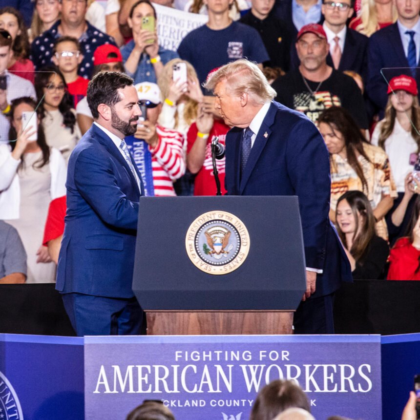 26pol-trump-midterms01-photo-qlzw-mediumSquareAt3X-v2