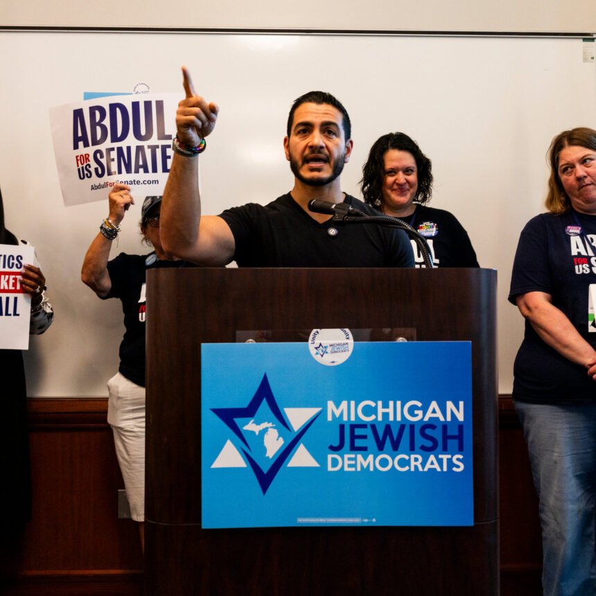 29pol-michigan-democrats01-photo-jlzh-mediumSquareAt3X