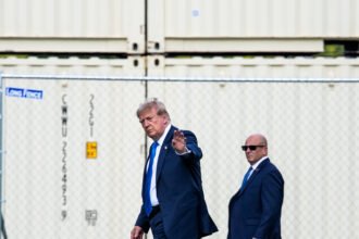 30trump-news-venez-qtcm-mediumSquareAt3X