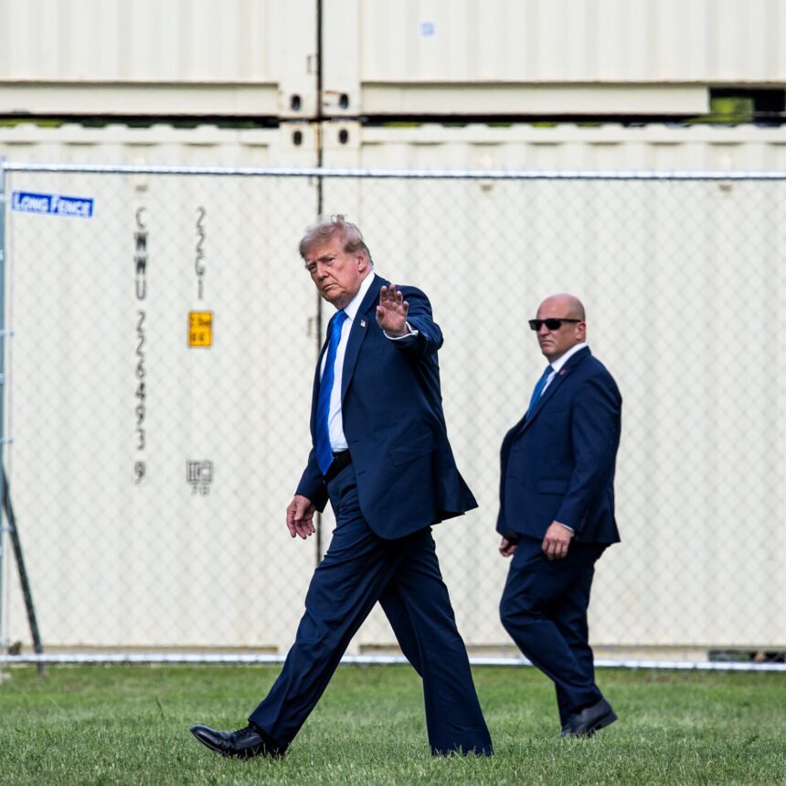 30trump-news-venez-qtcm-mediumSquareAt3X
