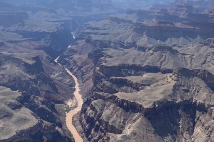 31nat-grand-canyon-floods-2-zhbl-mediumSquareAt3X