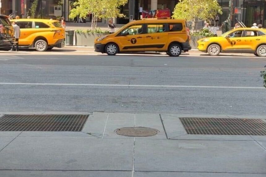 NYC-Manhole-people