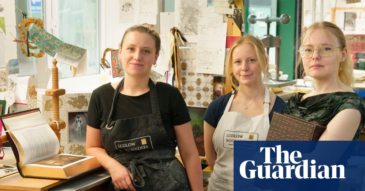 Preserving Vanishing Skills at the National Theatre