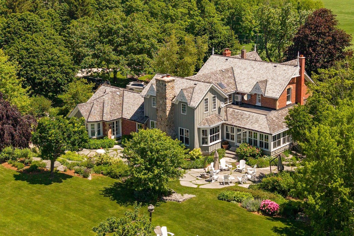 Cottage country draws city escapees with land and lifestyle