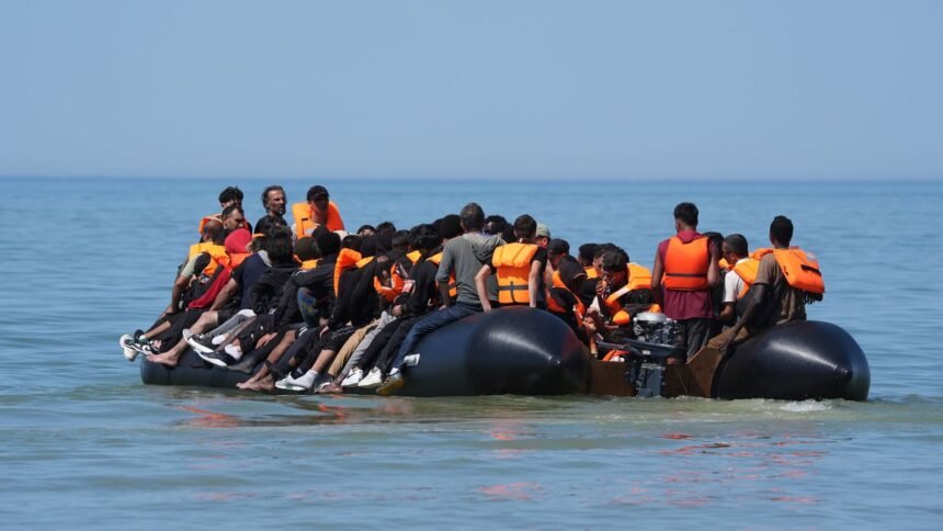 skynews-migrants-france_7334458