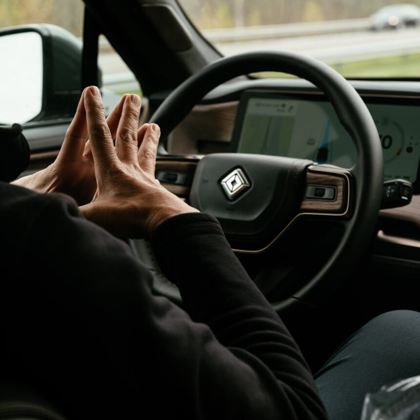 00biz-autonomous-cars-fhbk-mediumSquareAt3X