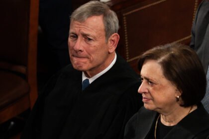 01dc-scotus-roberts-mlkc-mediumSquareAt3X