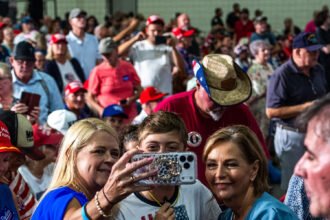 04dc-trump-qfmg-mediumSquareAt3X
