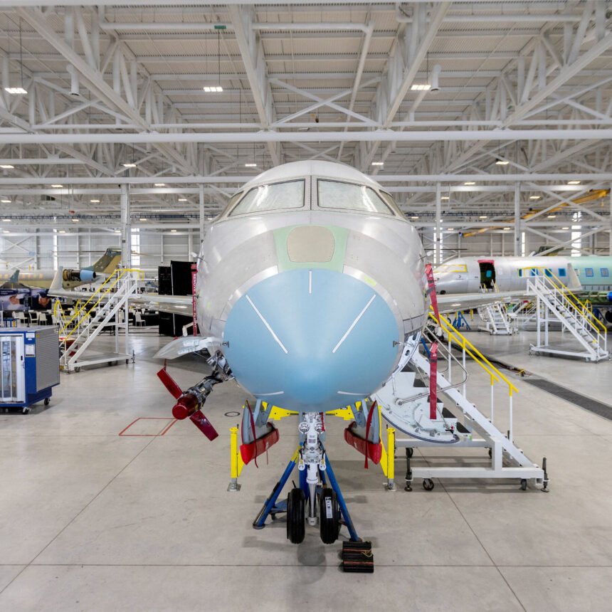 08xp-bombardier1-qcwh-mediumSquareAt3X