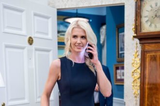 09dc-trump-gifts-01-alert-vbkq-mediumSquareAt3X-v2