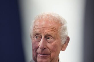 13int-uk-king-ai-tqzw-mediumSquareAt3X