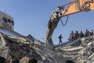 16int-Gaza-Building-01-pqwf-mediumSquareAt3X