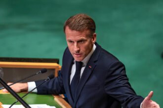 22unga-live85-btzh-mediumSquareAt3X
