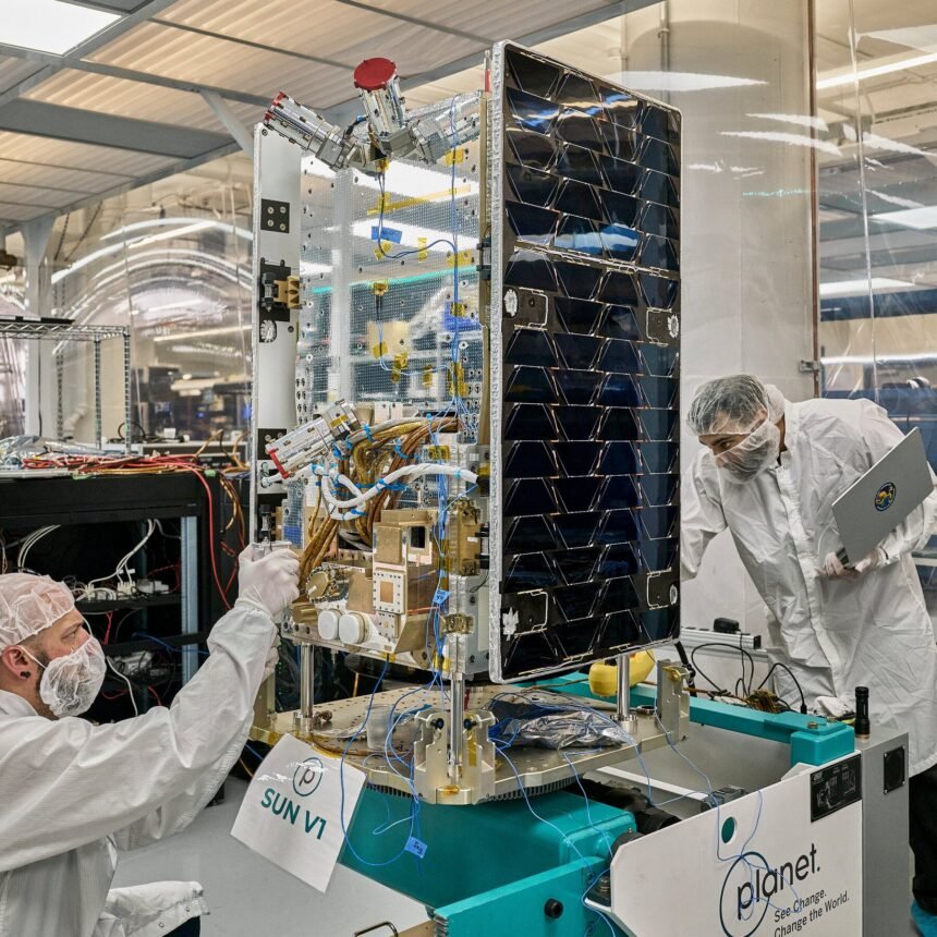 24SCI-SPACE-DATA-CENTERS-wgkc-mediumSquareAt3X