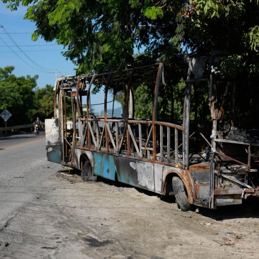 24int-colombia-violence-ztwf-mediumSquareAt3X
