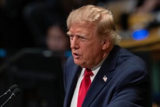26dc-trump-iran-top-kzwq-mediumSquareAt3X