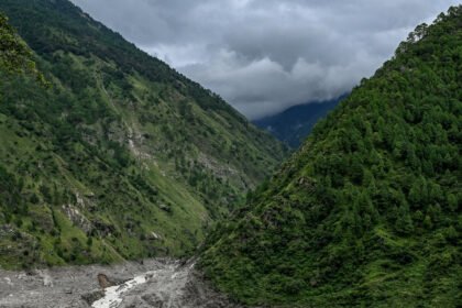 29Biz-Nepal-Hydropower-01-zclb-mediumSquareAt3X