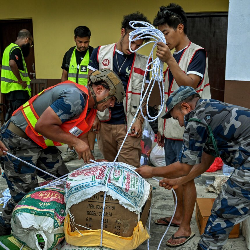 30Int-Nepal-Floods-Photos-01-qzbm-mediumSquareAt3X-v2
